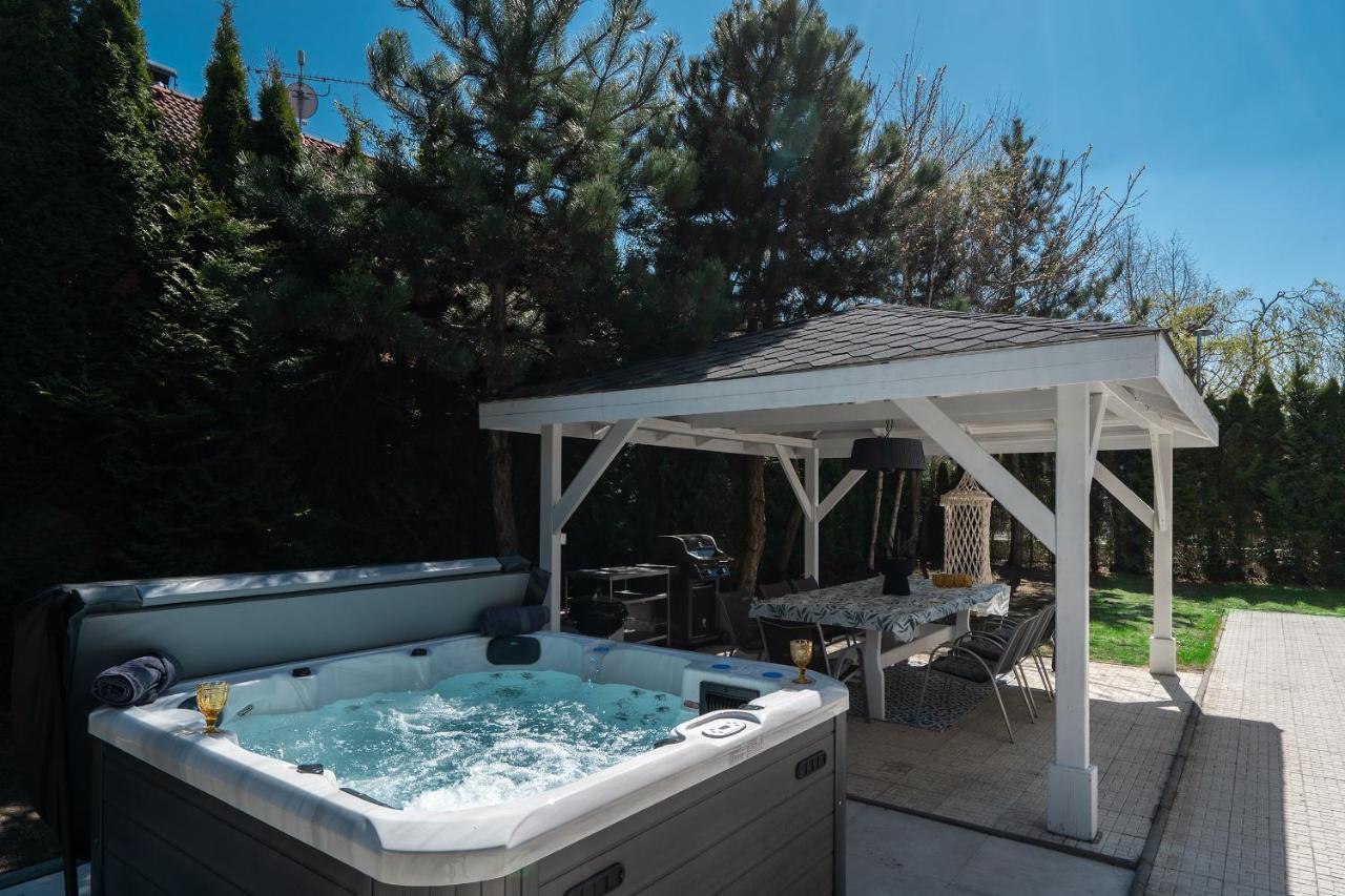 Serenity Prague Villa With Garden Jacuzzi Exterior photo