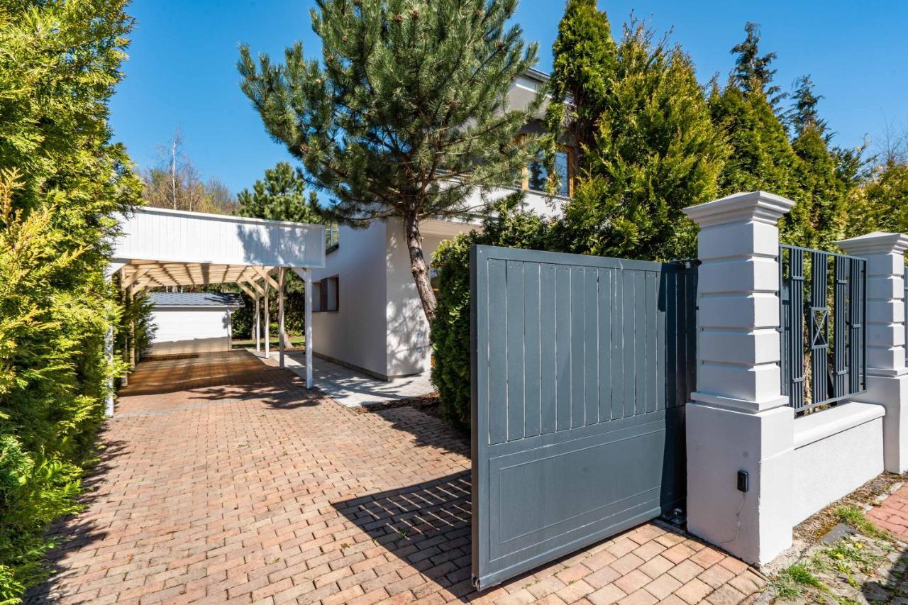 Serenity Prague Villa With Garden Jacuzzi Exterior photo